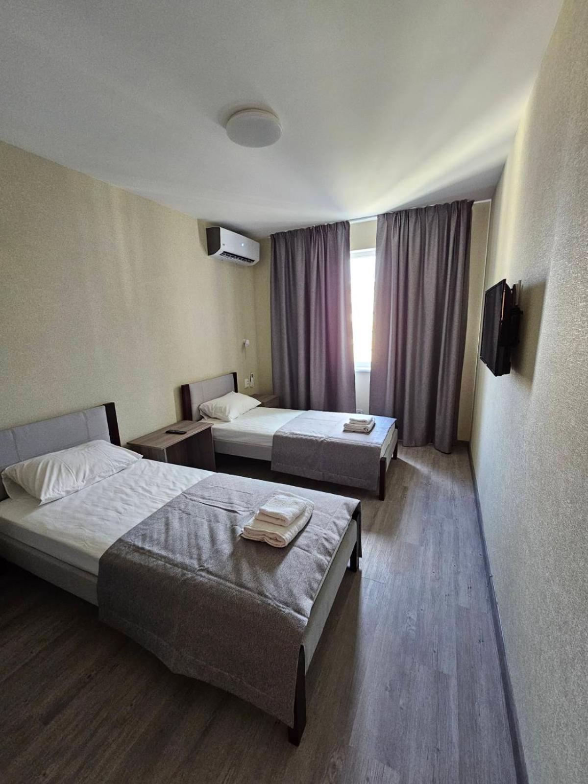 Mansarda Iris Hotel เคียฟ ภายนอก รูปภาพ
