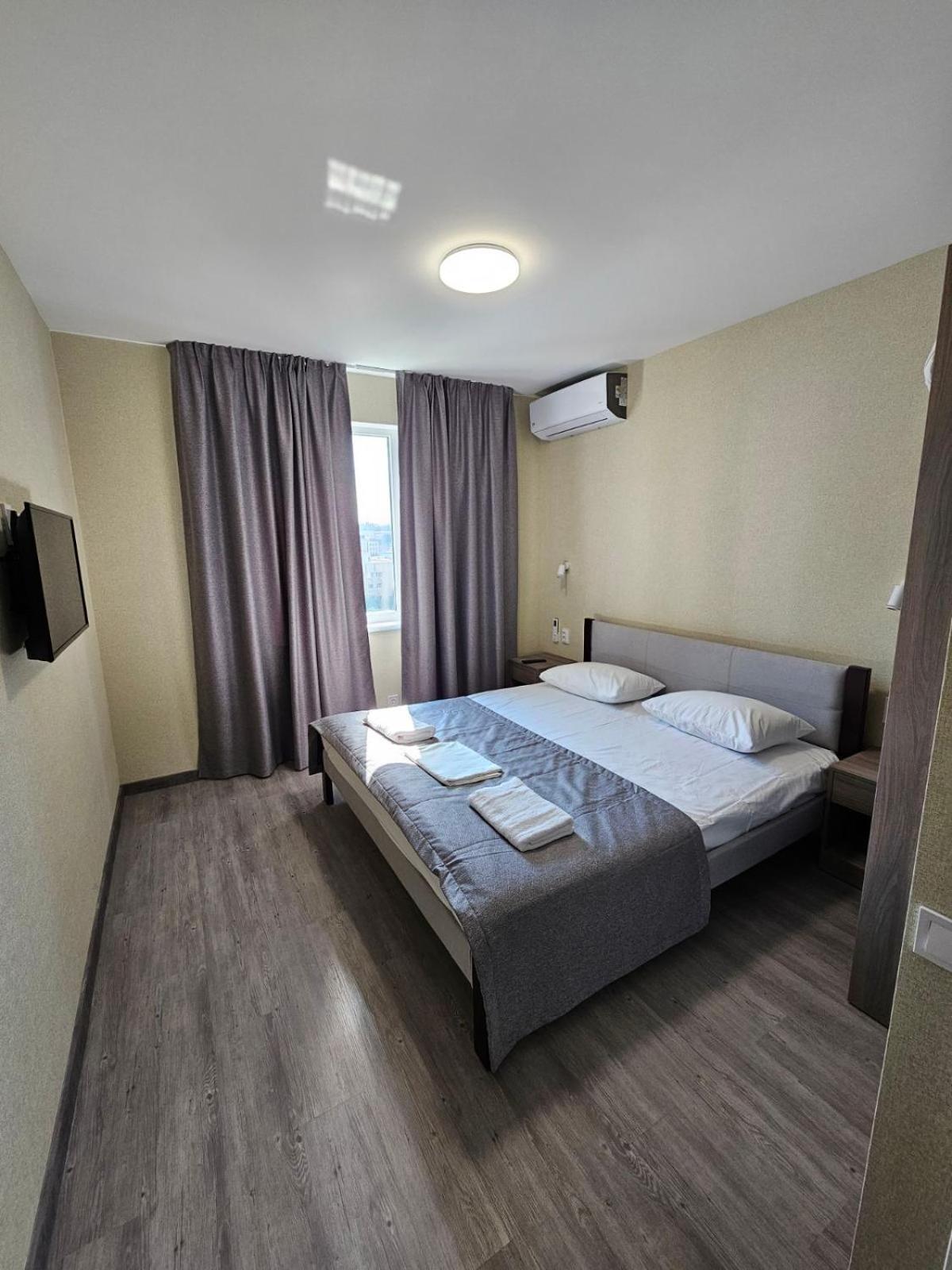 Mansarda Iris Hotel เคียฟ ภายนอก รูปภาพ